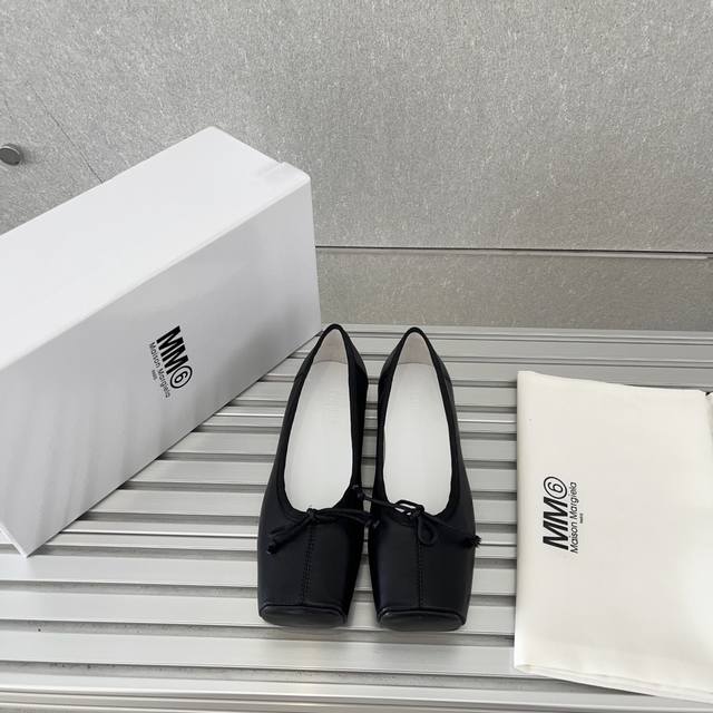 Maison Margiel*马吉拉Mm6家芭蕾舞方头平底 独家新品首发 最高版本买手代购1:1完美复刻 平底原版开模双层真皮鞋底 原版套楦鞋型很大方 搭配各种