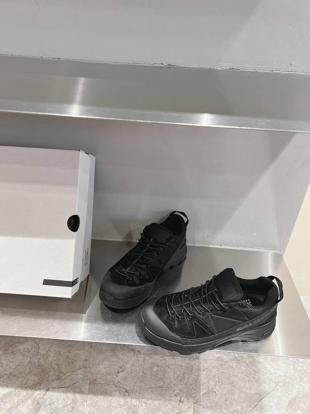 Mm6 Maison Margiela&Salomon联名款！厚底登山德比鞋！情侣码数 以两种新颖配色呈现 搭配Salomon专为山地运动所创的3D Eendi