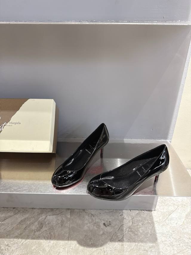 高跟款！Cl X Mm6 Maison Margiel* 25新款分趾红底鞋高跟鞋 漆皮 网面水钻款 Maison Margiela 与 Christian L