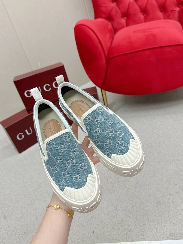 女款 蜗牛上新 Arrival Gucci Tennis 1977 经典乐福系列帆布鞋 2025火爆推荐款，G+1977×Disney 合系作列 Gg帆布成制融