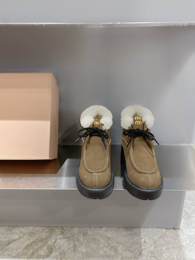 Miumiu*缪缪厚底 年新款英伦风系带乐福鞋雪地靴棉鞋 怎么穿都好看今夏时髦精最爱 看起来不怎么舒服 上脚超级舒服 超级重工 每一双都是独一无二不对寸的擦色效
