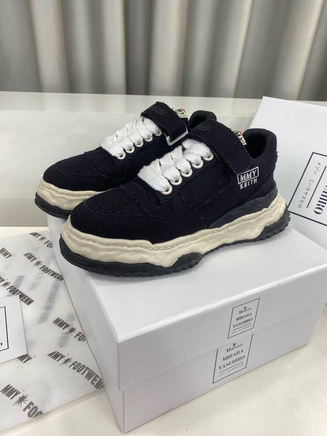 冲量价: 男10 Mmy 三原康裕 空军一号春季新款 品牌订 原单品质 设计师大胆构思，结合时代潮流气息，完美出炉，超级舒适百搭，全新运动风格设计，堪称完美，众