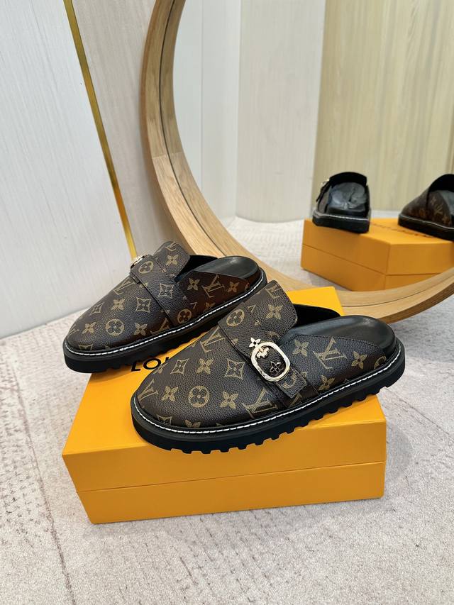 出厂价Pp： 高品质 Louis Vuitton Lv 25Ss早春 情侣款 勃肯拖鞋 可可爱爱、脚感简直不要太好 侧面Logo扣点睛之笔 简约又高级 露跟设计