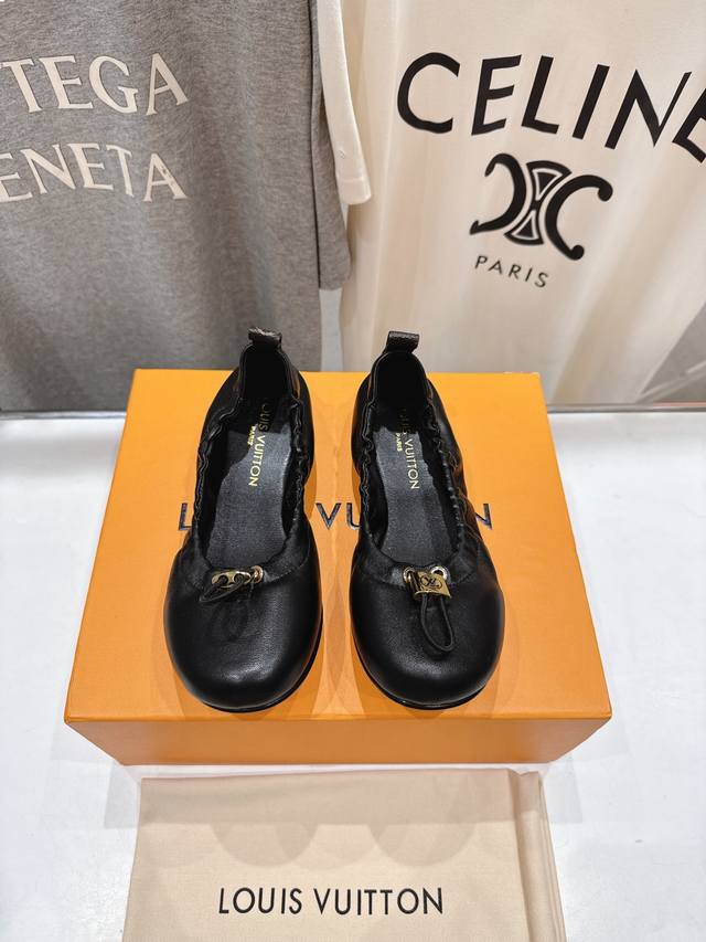 高版本出厂 Louis Vuitton Ss25 New Arrival Lv驴牌春夏系列玛丽珍平底鞋一脚蹬懒人鞋单鞋 简约精致，高级感满满，尽显优雅气质～上脚