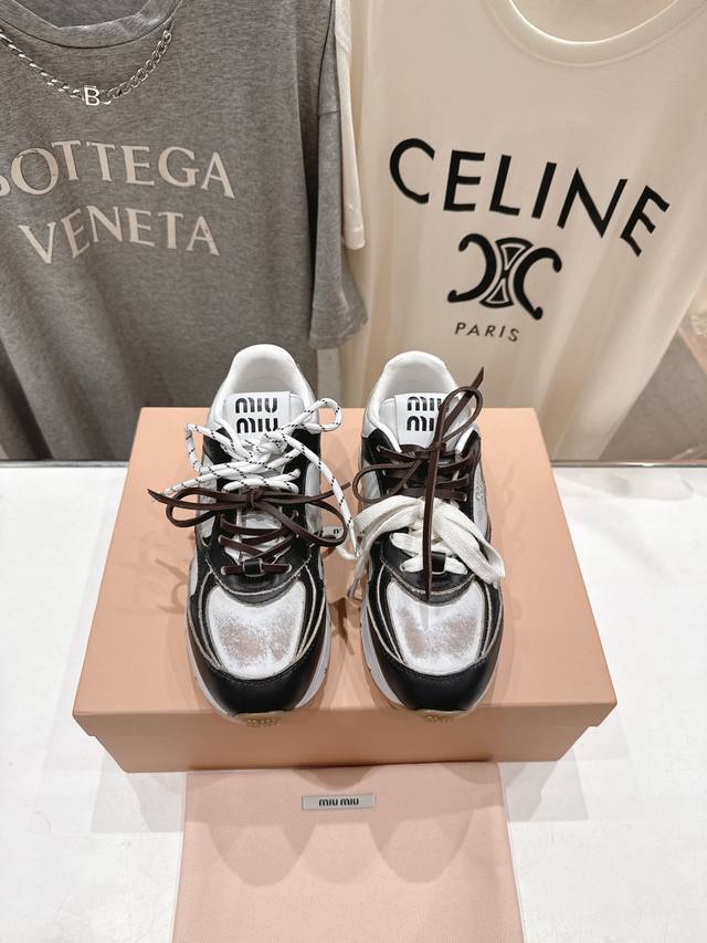 高版本出厂 Miumiu 繆繆25Ss New Arrival～Miu家2025走秀新款 复古做旧阿甘德训鞋厚底休闲运动鞋 这款系带休闲运动鞋妥妥的美式复古风格