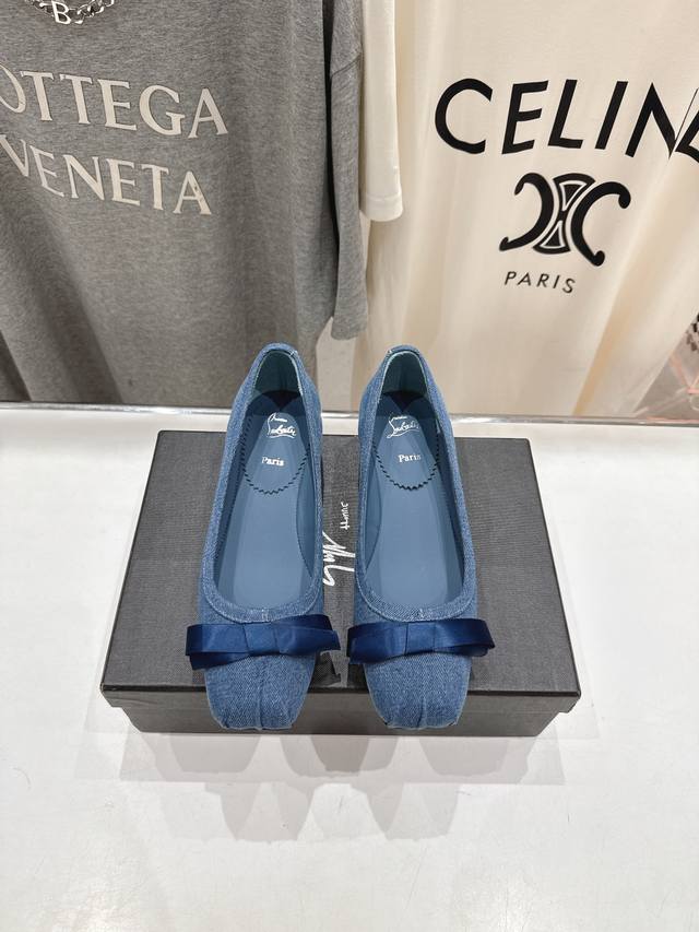 高版本出厂 Giuseppe Zanotti 与 Christian Loubouti 推出首个联名鞋履系列，夏季新品蝴蝶结玛丽珍小高跟单鞋 Gz与Cl红底鞋这