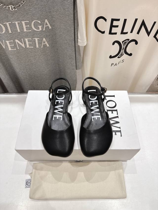高版本出厂 Loewe罗意威2025Ss新款Campo玛丽珍平底鞋凉鞋，国外购原板1：1开发～ 采用进口小牛皮，简约风格的设计给人一种非常清新的视觉冲击，异常舒