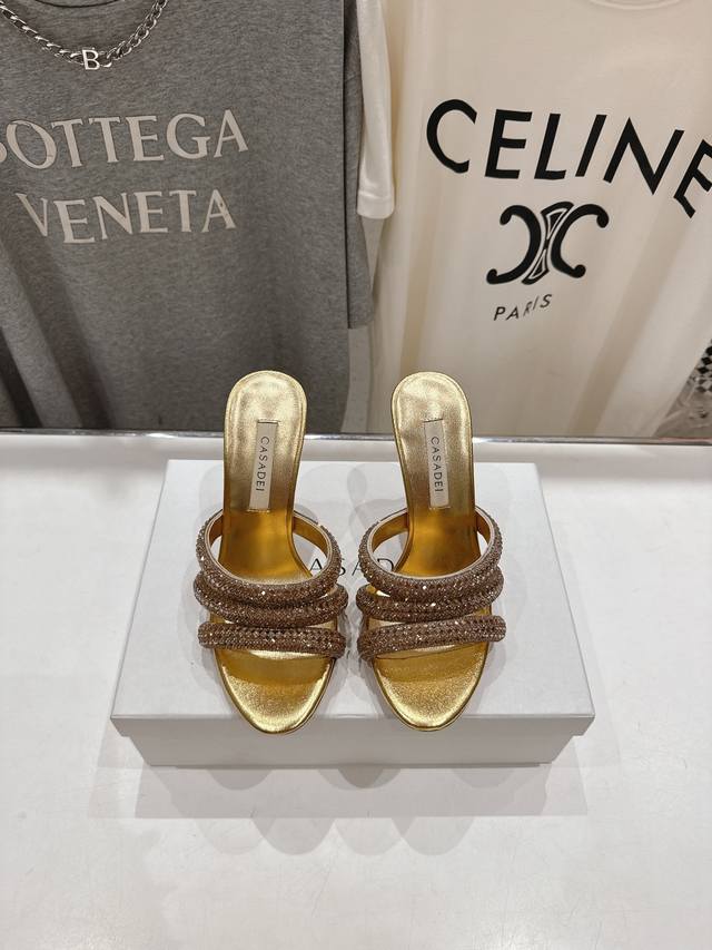 高版本出厂 Casadei｜卡桑帝 2025 Ss 夏季新品蝴蝶结高跟鞋拖鞋 F W25最性感鞋子 Casadei 亮相米兰时装周 绝美高跟鞋 独家品牌辨识度的