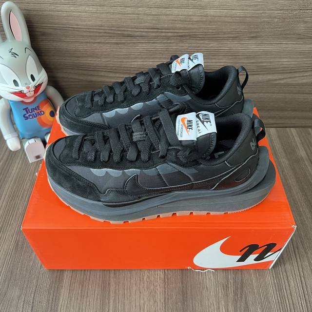顶级版本Sacaixnike Vaporwaffle Black And Gum黑生胶减震耐磨低帮运动休闲鞋男女同款黑棕 码数：36-45 含半码 编码:Dd1
