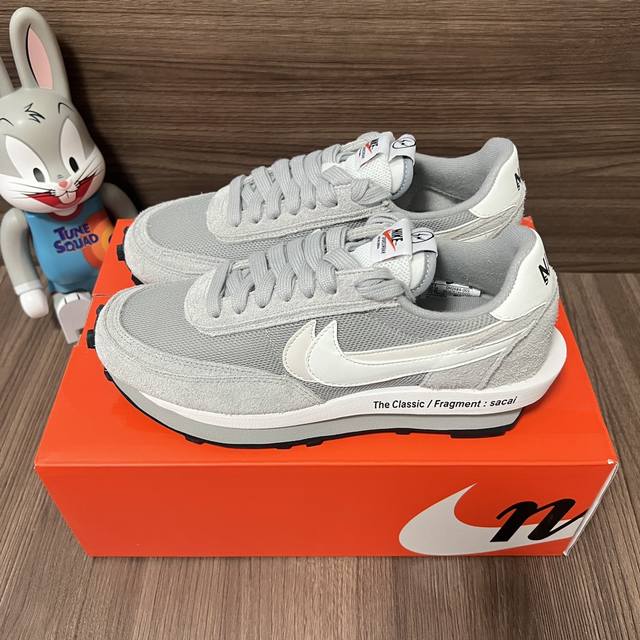 顶级版本Fragment Designxsacai X Nike Ldwaffle Lightsmoke Grey 三方联名 解构 华夫运动休闲鞋 男女同款灰白