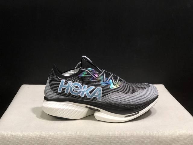 顶级版本Hoka One One Cielo X1 低帮跑步鞋男女同款 码数：36-46码 含半码 编码: 1147910-Whtv 全套得物包装：毒卡 毒扣