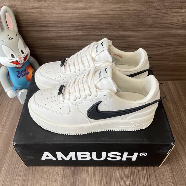 顶级版本Ambush Xnike Air Force1Low防滑减震耐磨板鞋男女同款白色。 码数：36-45 含半码 编码: Dv3464-002 全套得物包装
