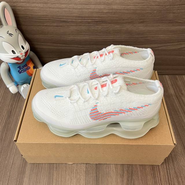 顶级版本Nikeair Max Scorpion大气垫减震防滑低帮运动休闲鞋男款白。 码数：39-46码 编码: Dv7402-100 全套得物包装：毒卡 毒扣
