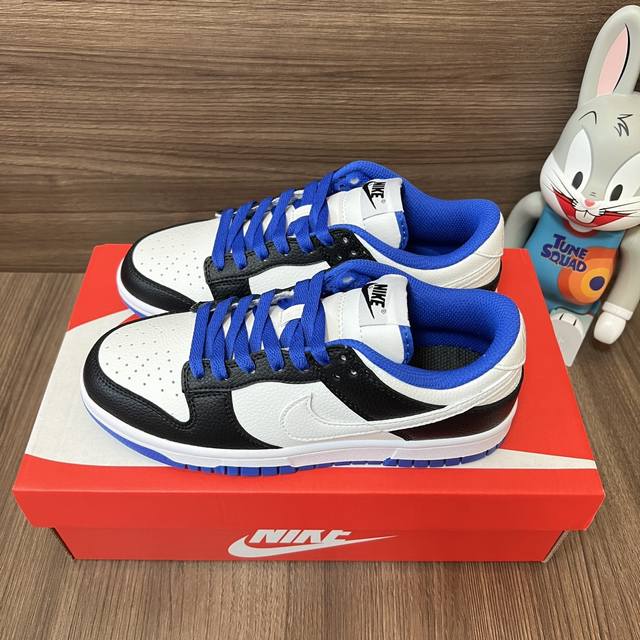 Nike Dunk Low复古防滑轻便低帮板鞋男女同款黑白蓝。 码数：35.5-46码 编码: Fd9064-110 全套得物包装：毒卡 毒扣 毒吊牌 棉袜 毒
