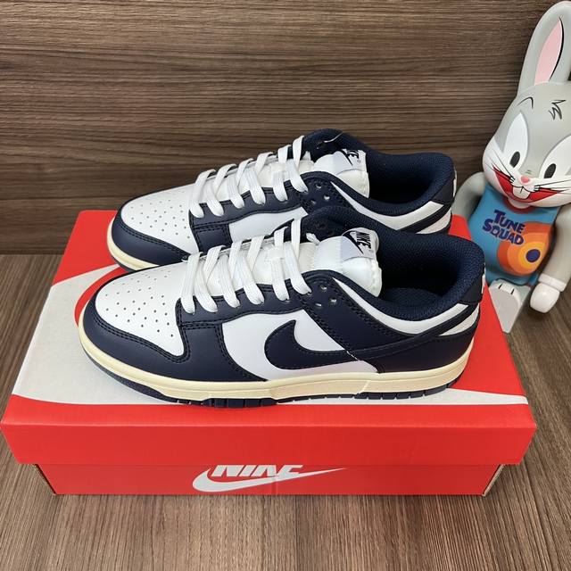 Nikedunk Low Midnight Navy And White 复古防滑耐磨低帮板鞋女款海军蓝。 码数：35.5-46码 编码: Dd1503-115
