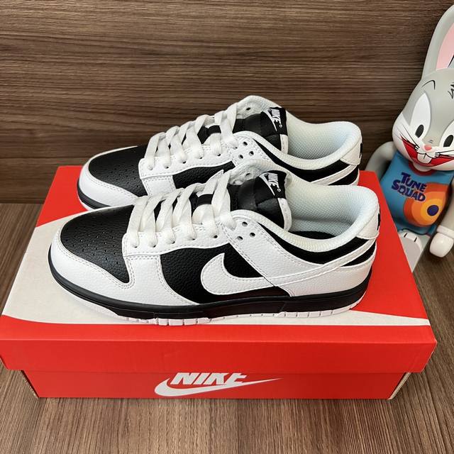 Nike Dunk Low Reverse Panda 反转熊猫 复古轻便 低帮板鞋男女同款白黑。 码数：35.5-46码 编码: Fd9064-011 全套得