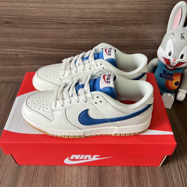 Nike Dunk Low Sail Blue潮流复古防滑轻便低帮板鞋男款牛奶蓝。 码数：35.5-46码 编码: Dx3198-133 全套得物包装：毒卡 毒