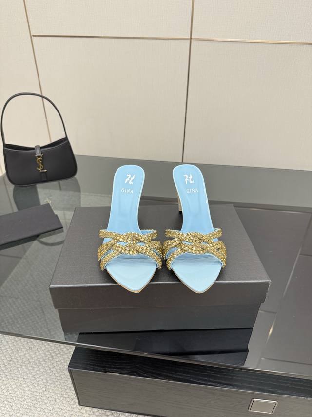 Gina小众高奢品牌芭比同款尖头细跟石头纹高跟水钻凉拖 鞋面：水钻 内里垫脚：石头纹，漆皮，羊皮 大底：全真皮 码数：35-40 40.41,42定做