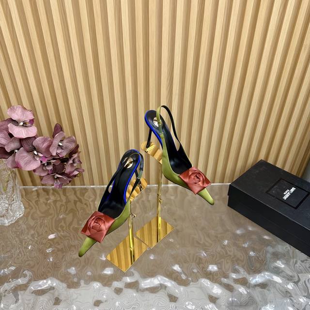 顶级品质 2025早春新款Saint Laurent Ysl圣罗兰尖头 走秀款 高跟凉鞋 花朵 Ysl姐姐的美丽尤物高跟鞋 又是人间圣罗兰 Rose同款的小方头