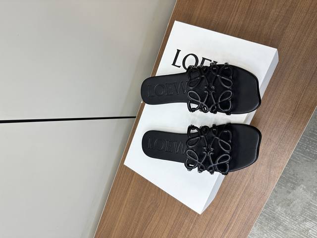 冲量价: Loewe罗意威25Ss早春新品网红时尚拖鞋 配飞机盒5 全网最快购入原版开发，穿几年不过时的，超级经典系列，网红最热爱的打卡神鞋，最快出货，独家原版