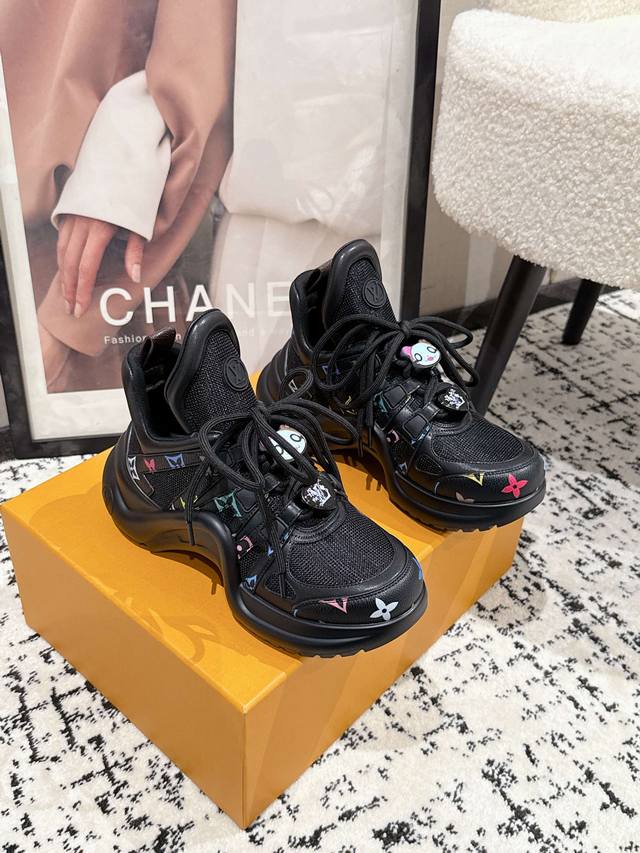 冲量价: 代购级别：高版对色: Louis Vuitton 村上隆联名款 Lv驴牌L家Archlight经典 老爹鞋 Diy装饰 动物图案 拱桥 运动鞋 太空鞋