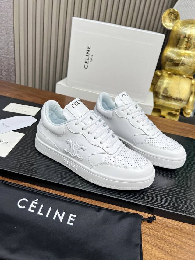 冲量价: 男+10 Celine赛琳Block Triomphe 运动鞋 Block Triomphe牛皮革坡跟运动鞋厚底小白鞋 鞋后帮和侧面压印Celine标