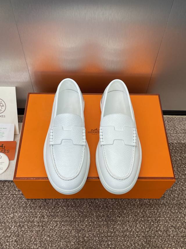 工厂P价P：女码 男码 爱马仕 Hermes 2025春夏情侣新款 Lvy拼色滑板鞋 H家平底圆头时尚休闲乐福鞋 材质：进口小牛皮 进口羊猄皮+水染羊皮内里+原