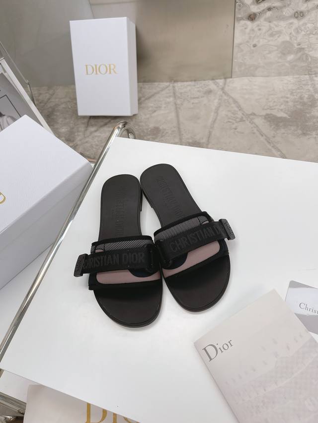 Dior字母拖鞋爆款，多个色入手国内第一双原版巴黎人肉带回一比一开模..全网正确版本最快出货 码数：35-42 出厂价P
