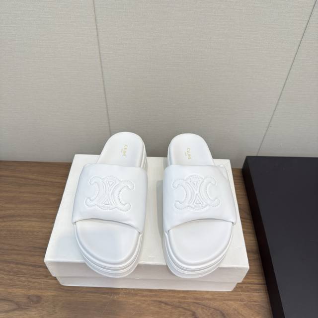 Celine思琳赛琳Celine 厚底 休闲鞋 拖鞋 增高鞋 底厚约6.5。 鞋后帮和侧面压印Celine标志厚底面包鞋2025春夏新款女凯旋门徽标系带简单舒服