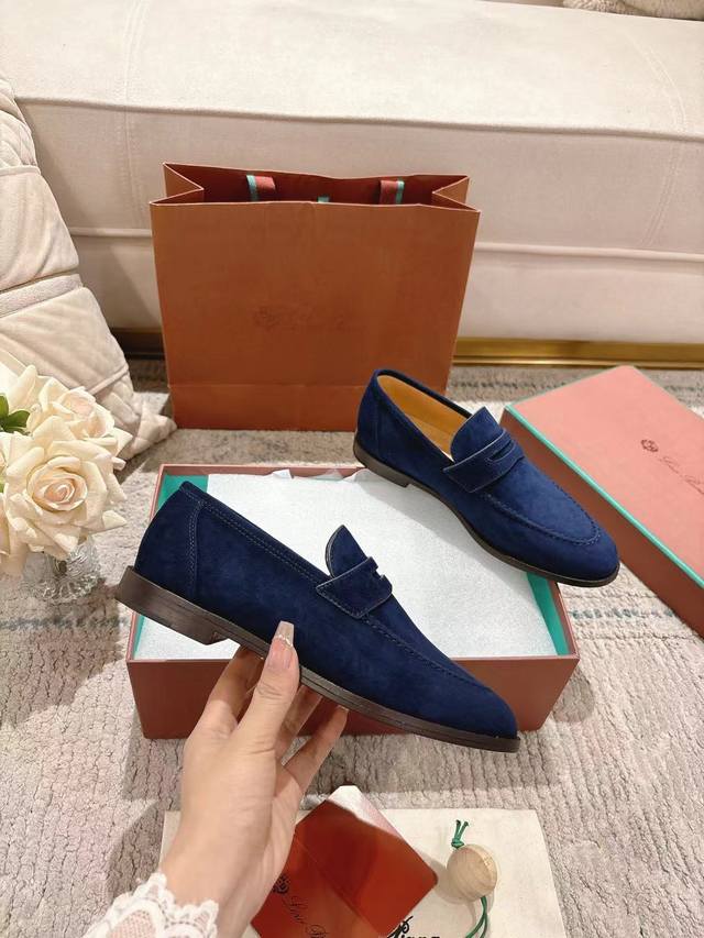 高版本 主打八色 宝蓝色羊京 出厂男款 女款 新品发售，男女同款｜采用 Wish 羊京面料制作｜鞋面采用独特针织面料制作工艺｜内里进口水染牛里，垫脚水染牛里，全