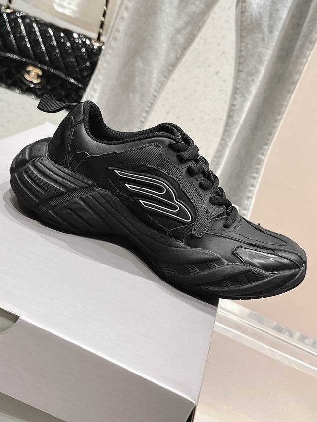 女款 男款 巴黎世家情侣老爹鞋 代购级专柜最新爆款 Sneaker系列 休闲 老爹鞋 运动鞋 整体鞋型汲取了Balenciaga[Track和Runner]两款