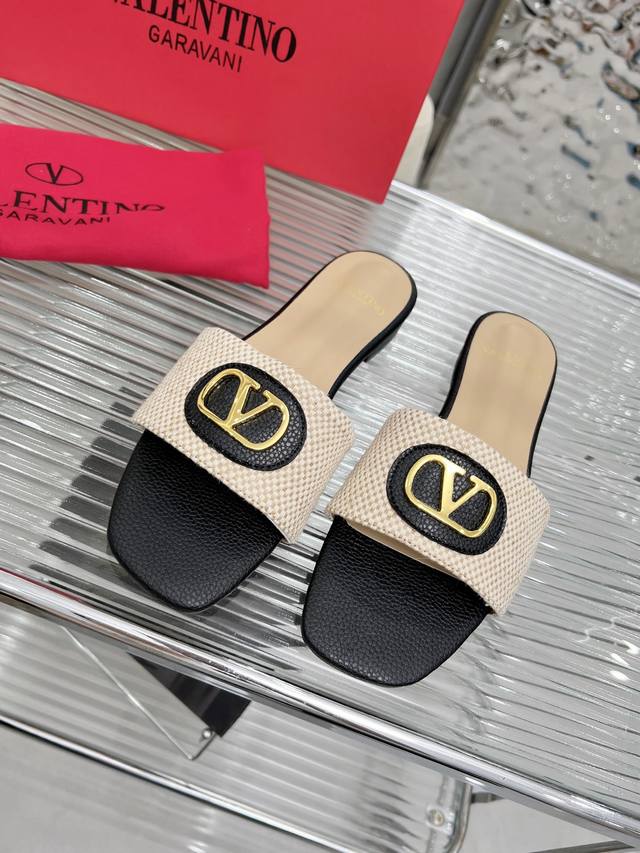 Valentino，25款春夏新品华伦天奴拼色平底拖，35-43码，拿货价200，皮底