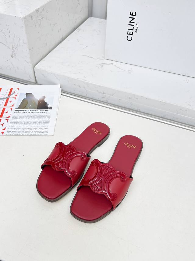 Celine 赛琳头层牛皮面，羊皮内里。原版油边工艺# Celine 颜色：黑色，白色，棕色，杏色，酒红 尺码：35-43 大底：橡胶底 ，真皮大底