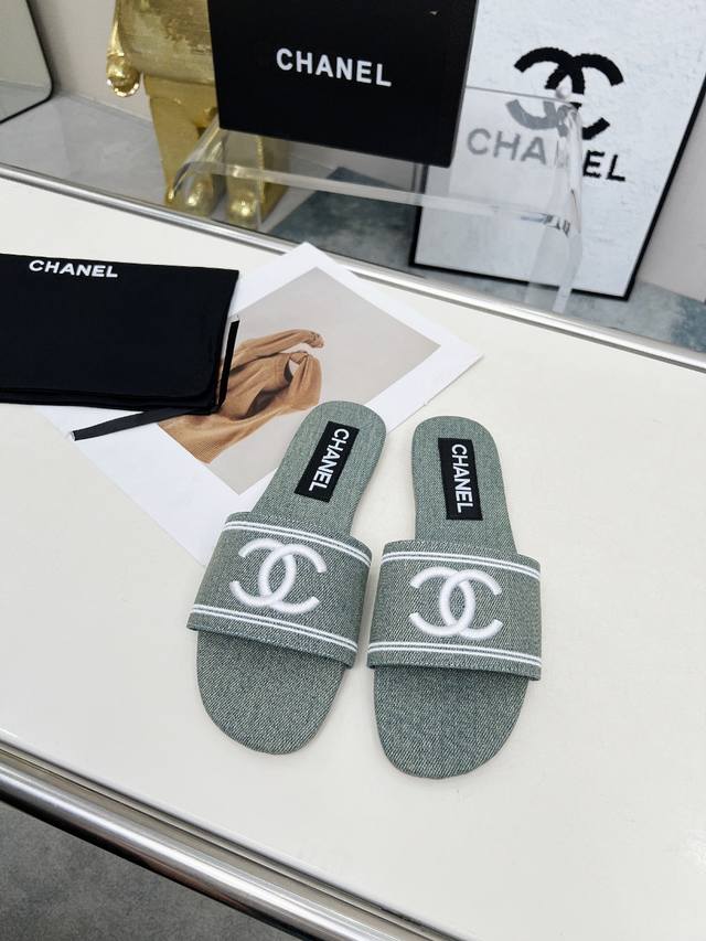 Chanel 香奈儿 新款 拖鞋 官网专柜，面料羊皮、内里绵羊皮，垫脚山羊皮，3色任选，35－42码，出厂价P 真皮底