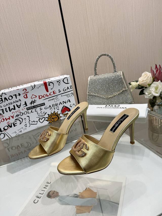 杜嘉班纳新款，牛皮面料，36-42，出厂价P ，皮底