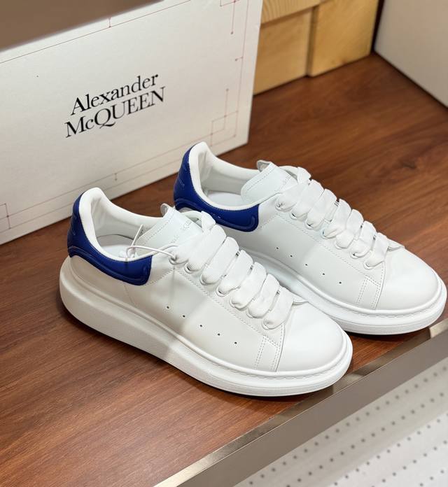 25新色滴胶系列 Alexander Mcqueen麦昆经典运动休闲小白鞋 前后购入多双原版，一直跟进专柜版型和材质！ ※对版亚光丝绸牛皮面 ※水染亚光水染牛皮