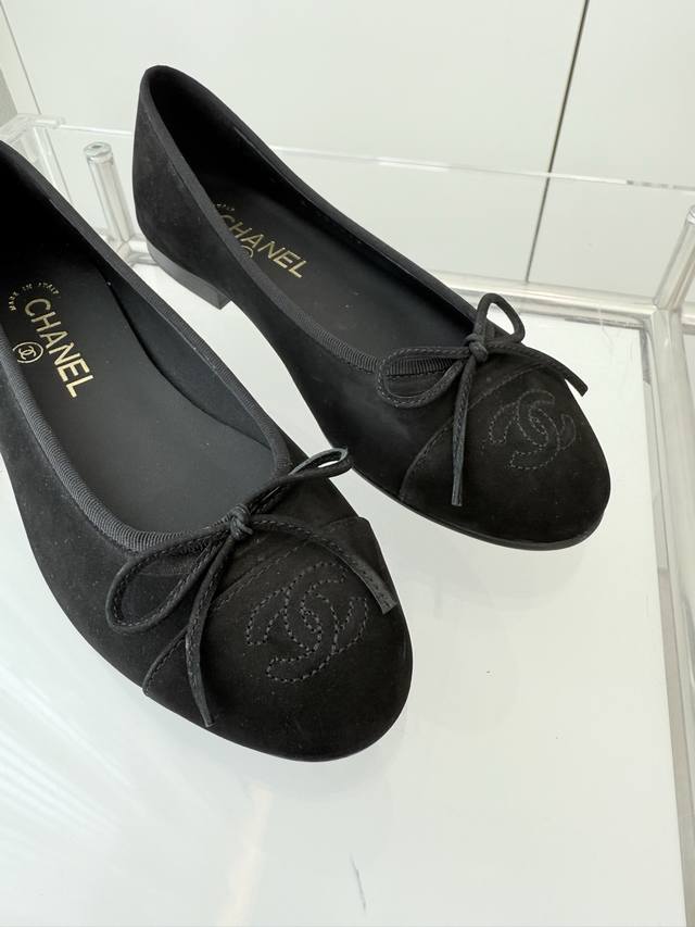 Chanel经典芭蕾舞鞋 皮底 ： Size：34 35 35.5 36 36.5 37 37.5 38 38.5 39 39.5 40 40.5 41 41.