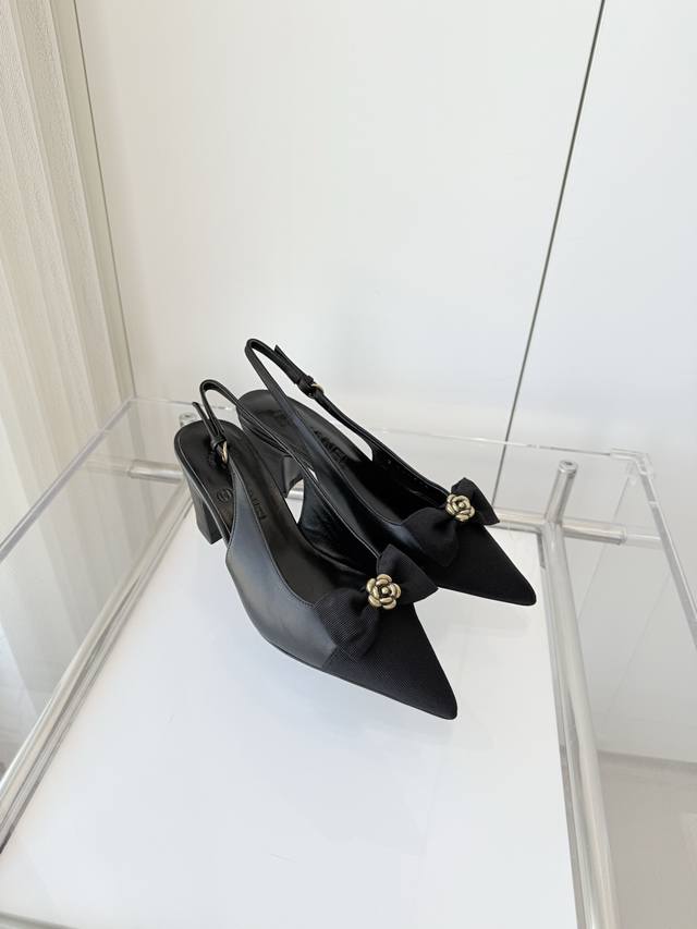 小香2025春季新品 ～～～小香新款！同原版1：1复制！非市场普通版本。 面料：羊皮 内里：羊皮 跟高：6.5 大底：意大利皮底 码数：35-39 40定做不退