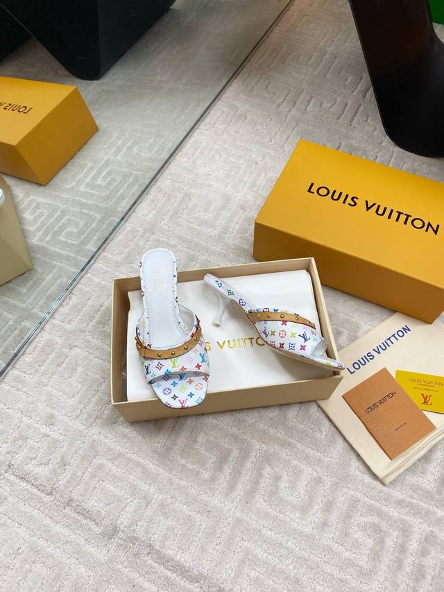 出厂 Louis Vuitton Ss25 New Arrival Lv 驴牌春夏新品系列高跟拖鞋 简约精致，高级感满满，尽显优雅气质～上脚超好看，拉满了夏日美
