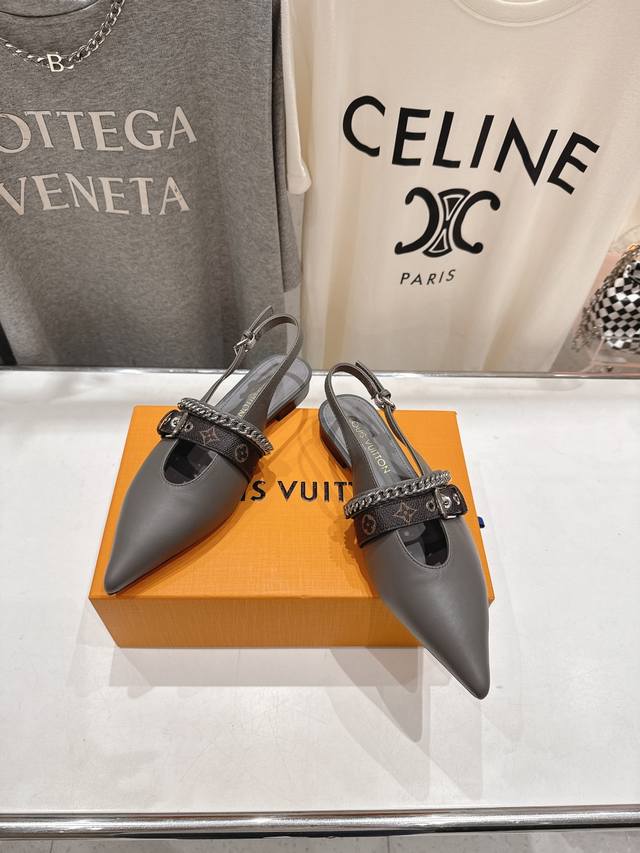 高版本出厂 Louis Vuitton Ss25 New Arrival Lv驴牌春夏系列新款尖头平底凉鞋单鞋 简约精致，高级感满满，尽显优雅气质～上脚超好看，
