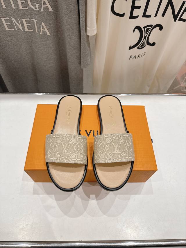 高版本出厂 Louis Vuitton Ss25 New Arrival Lv驴牌春夏系列新款平底沙滩拖鞋 简约精致，高级感满满，尽显优雅气质～上脚超好看，拉满
