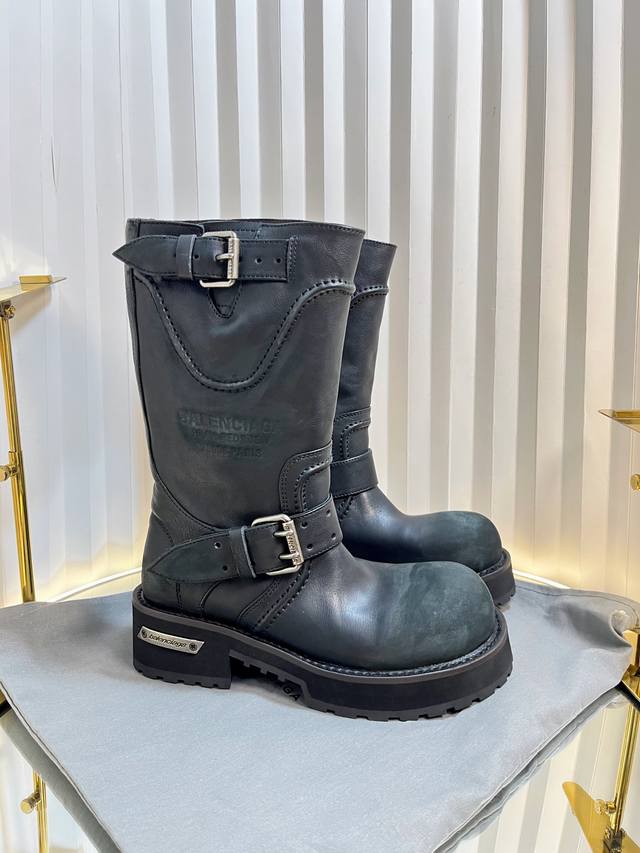 女 男700巴黎世家25Fall Pre-Order New Balenciaga Fw25 Venom Boots By Balenciaga 25年最酷的毒