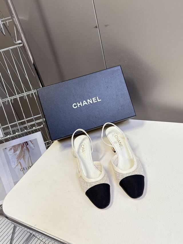 香奈儿Chanel春夏最新款粗跟时装鞋 超多网红时尚博主种草 高级感舒适，配女神们的半身裙，不规则的小圆头，晚宴系列专属高跟鞋贯穿整季Lookbook完全戳中我