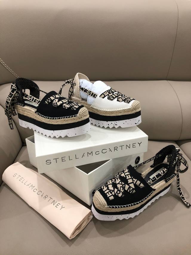 麻绳底 实拍Stella Mccartney厚底休闲单鞋 ，面料牛仔布，内里羊皮， %穿着舒适度。 跟高8厘米，码数35-40，41.42订做，拿货310
