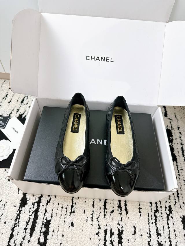 代购级品质 Chanel小香25 A夏季新款蝴蝶结单鞋来啦！ 这双 跳舞鞋 真的美到窒息！牛皮面料+精致电绣，每一个细节都散发着高级感～经典蝴蝶结设计，意大利真