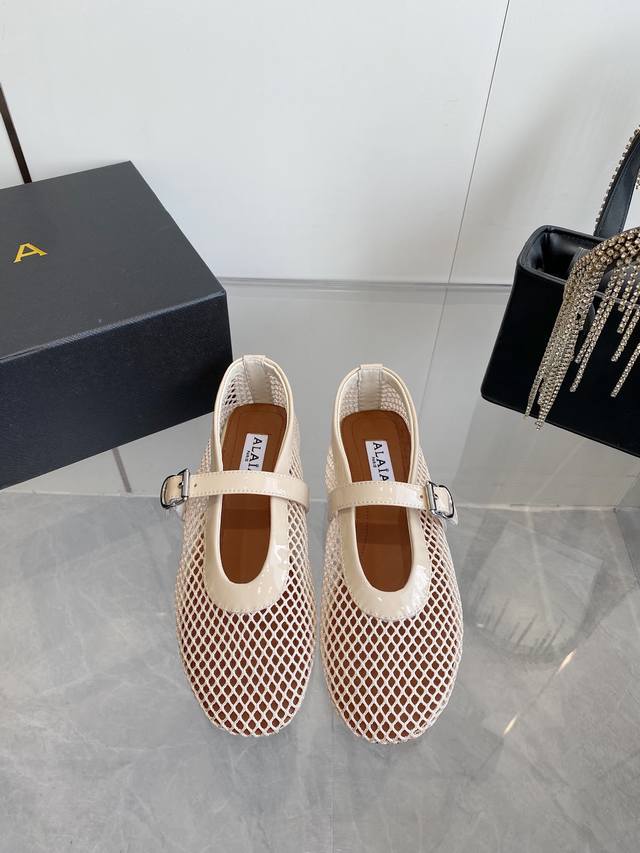 出厂价Pp Alaia 阿莱亚25Ss 法式仙女芭蕾舞平底跳舞鞋！ Azzedine Alaia 法国一线奢侈品牌 时尚界最后的手艺人 面料：原版网面面料 内里