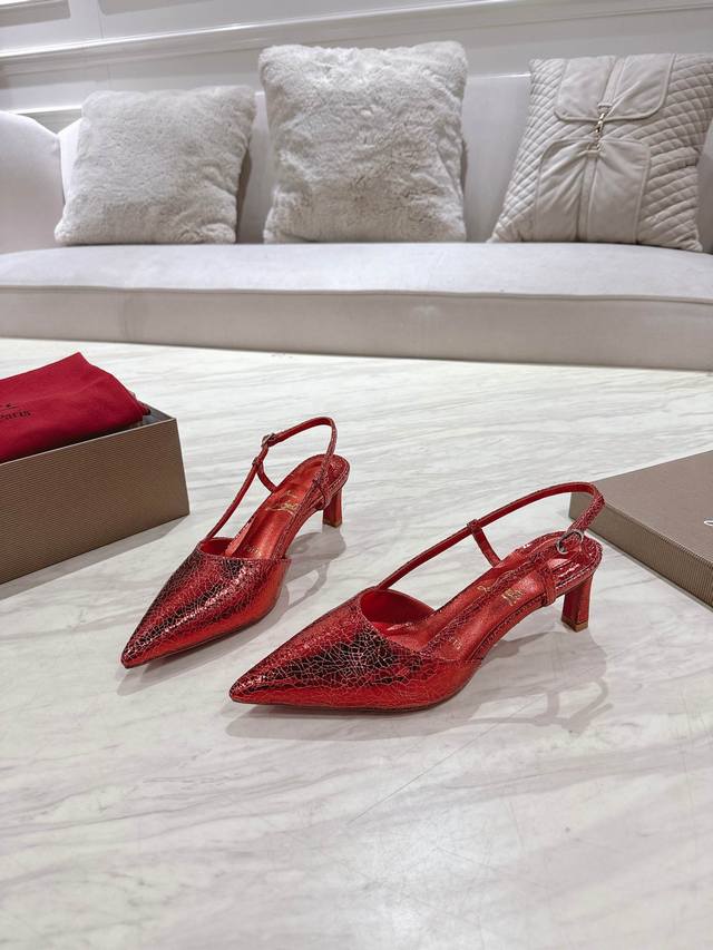 顶级版 原版盒 Christian Louboutin 2025S原版开模羊皮尖头一字带包头高跟单鞋 材质：原版1:1面料 内里：粒面珠光羊皮里 大底：原版进口