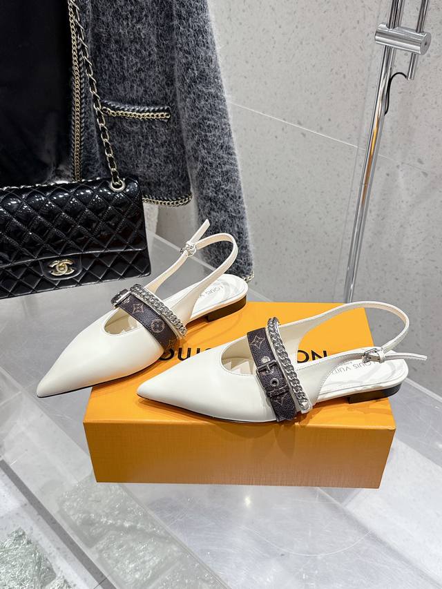 顶级版本 Louis Vuitton 路易威登 Lv 25最新 Vibe 链条 平底 矮跟 尖头凉鞋 单鞋 鞋面：牛皮原版金属链条 垫脚：羊皮 鞋底：意大利加厚