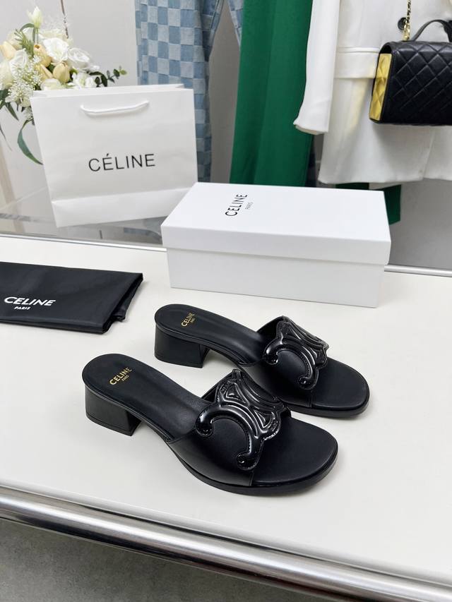 橡胶大底 元。真皮大底 元。Celine塞琳最新款面料、 进口羊皮十亮皮压花 垫脚：裡皮、进口羊皮。追逐流行、搭配特别、值得拥有、上脚超舒服、大方得体。跟高4C