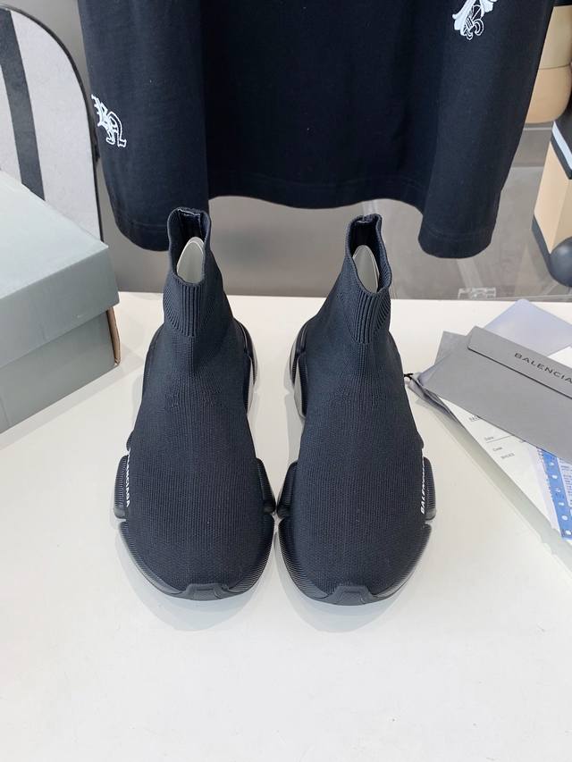 出厂价P Balenciag* 巴黎世家袜子鞋 升级版推出Speed 2.0 版本全新袜子鞋拖鞋 原厂货 绝非通版 2.0版的袜子部分可以把脚背和脚踝完全包裹起